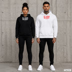 All sugar no daddy – Hoodie mit Frontprint, Frau in Schwarz und Mann in Weiß vor Betonwand