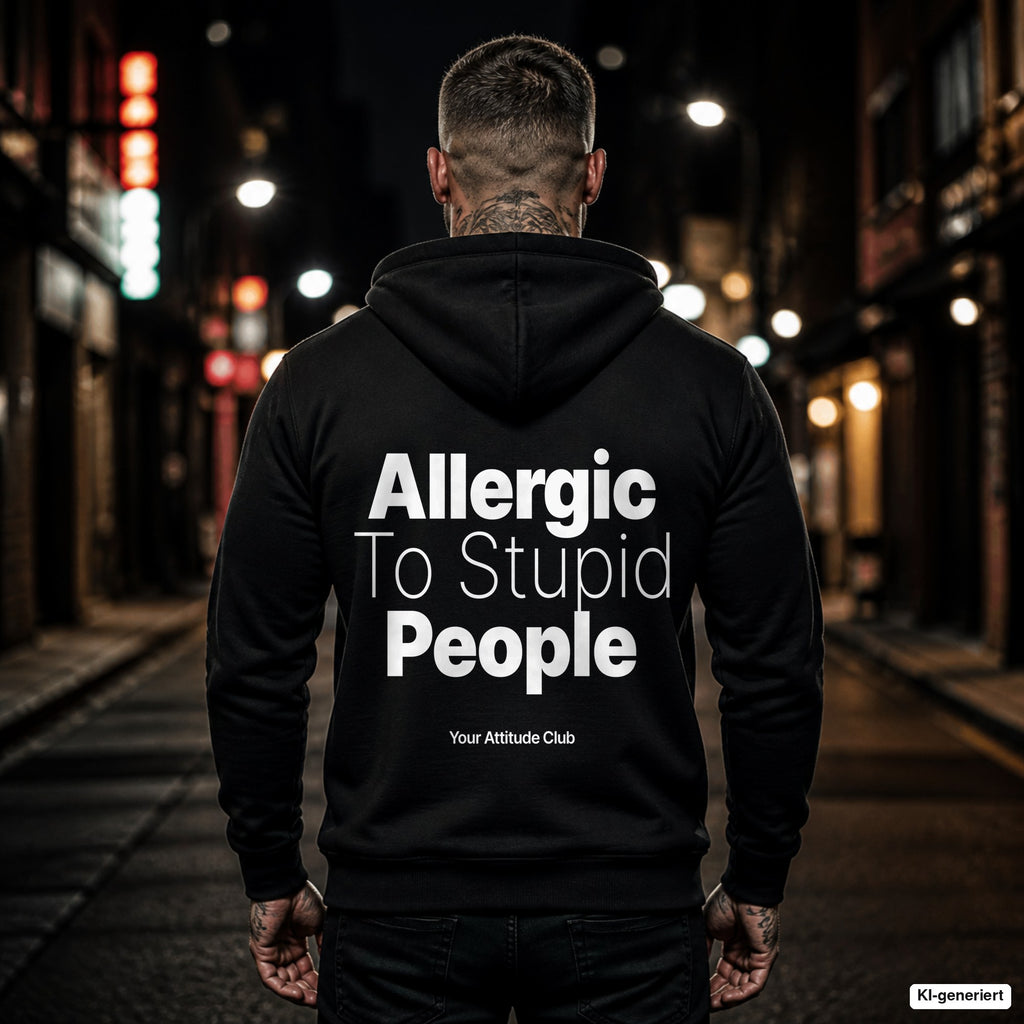 Allergic To Stupid People – schwarzer Hoodie mit weißem Backprint, Herren in der Stadt bei Nacht