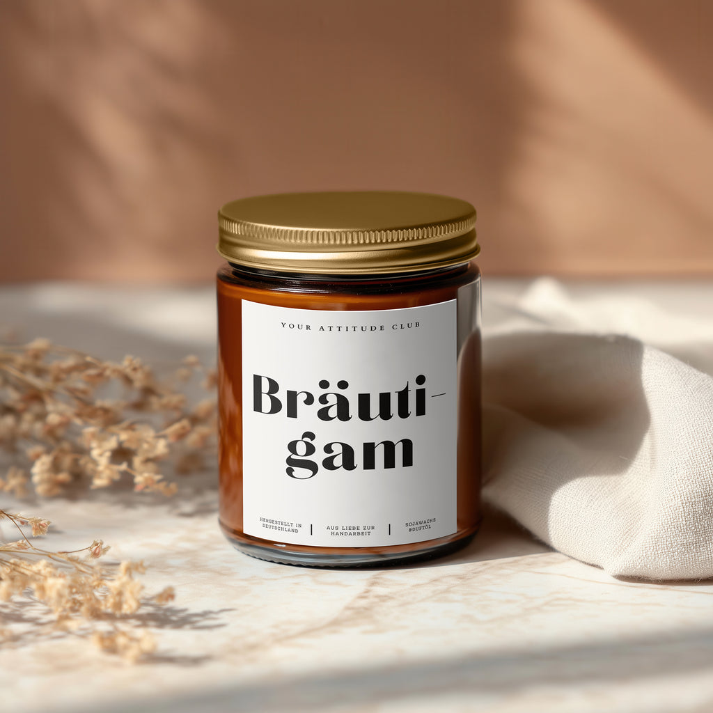 Bräutigam – Edle Amberglas-Hochzeitskerze für den Groom • Geschenk zur Hochzeit & Verlobung • 120ml/160ml • Handgegossen aus Sojawachs • Luxusetikett aus Champagnerpapier