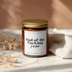 Dad of the fucking year – Amber Geburtstagskerze | 160ml/120ml | Personalisiertes Geschenk für Papa, Familie, Freunde & Kollegen zu Weihnachten & Geburtstag