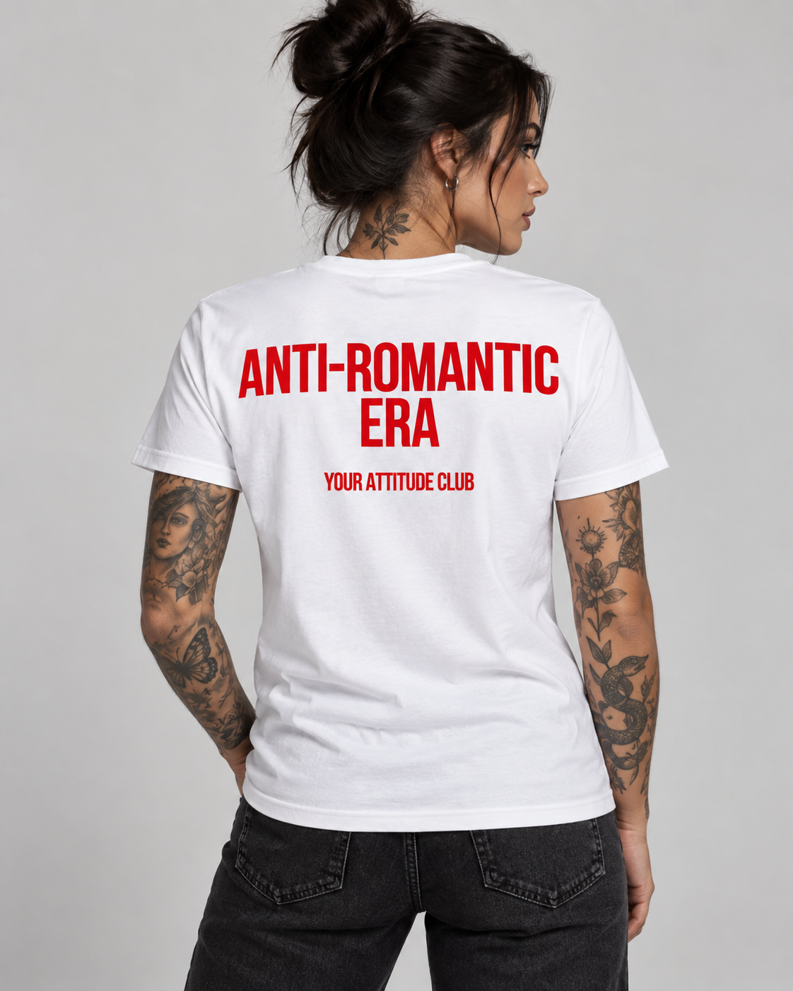 ANTI-ROMANTIC ERA – Unisex Statement T-Shirt Weiß mit rotem Backprint | freches Sprüche Shirt für Erwachsene