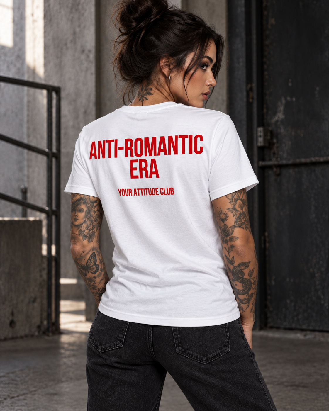 ANTI-ROMANTIC ERA – Unisex Statement T-Shirt Weiß mit rotem Backprint | freches Sprüche Shirt für Erwachsene