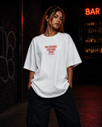 BAD DECISIONS LOOK GOOD ON ME | Oversize Shirt Unisex mit Frontprint, Statement Shirt aus Bio-Baumwolle