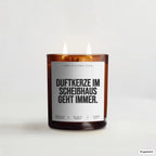 „Duftkerze im Scheißhaus geht immer.“ – Duftkerze mit Spruch im Bernstein-Becherglas mit 2 Dochten