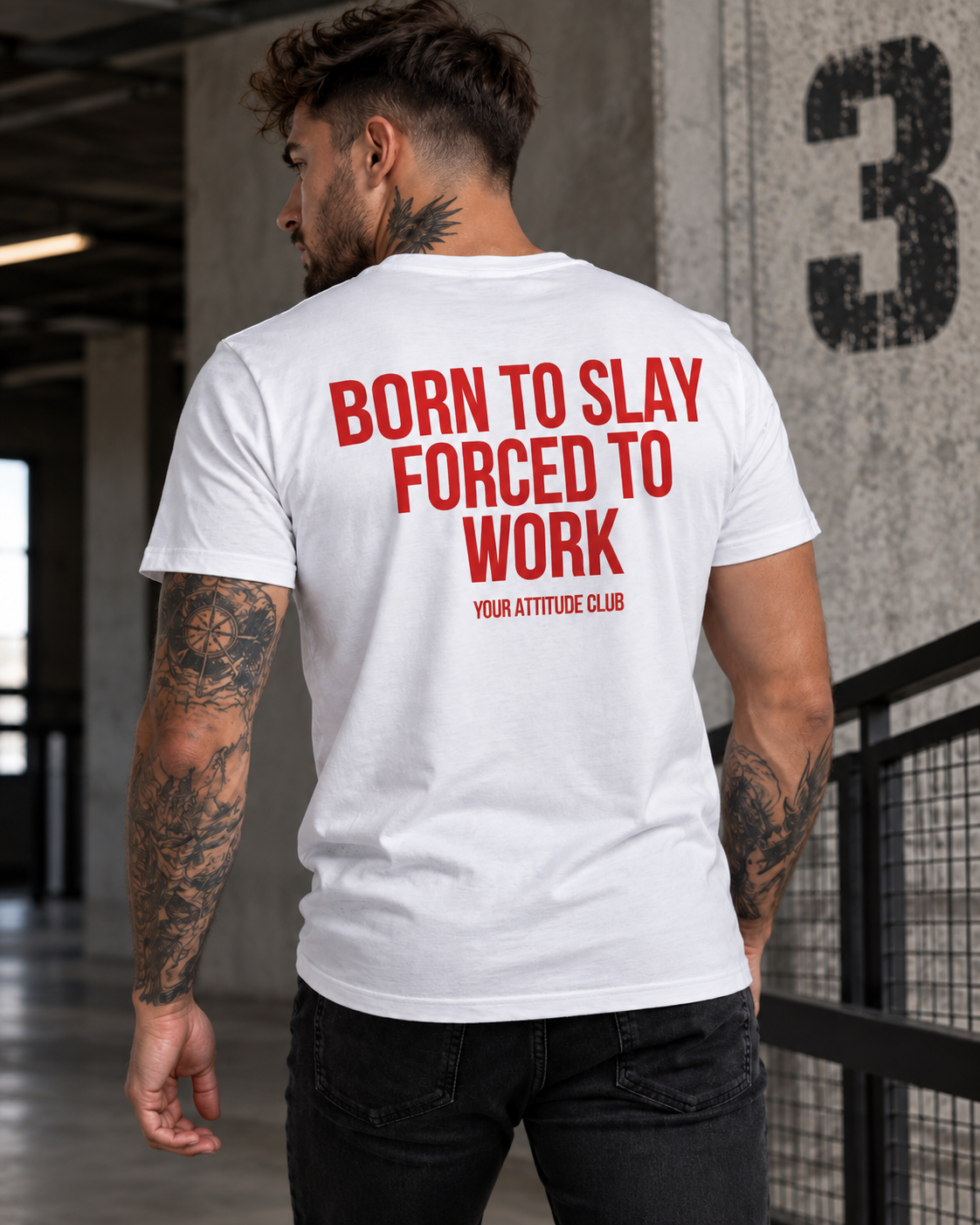 BORN TO SLAY FORCED TO WORK – Unisex Statement T-Shirt Weiß mit rotem Backprint | freches Büro Sprüche Shirt