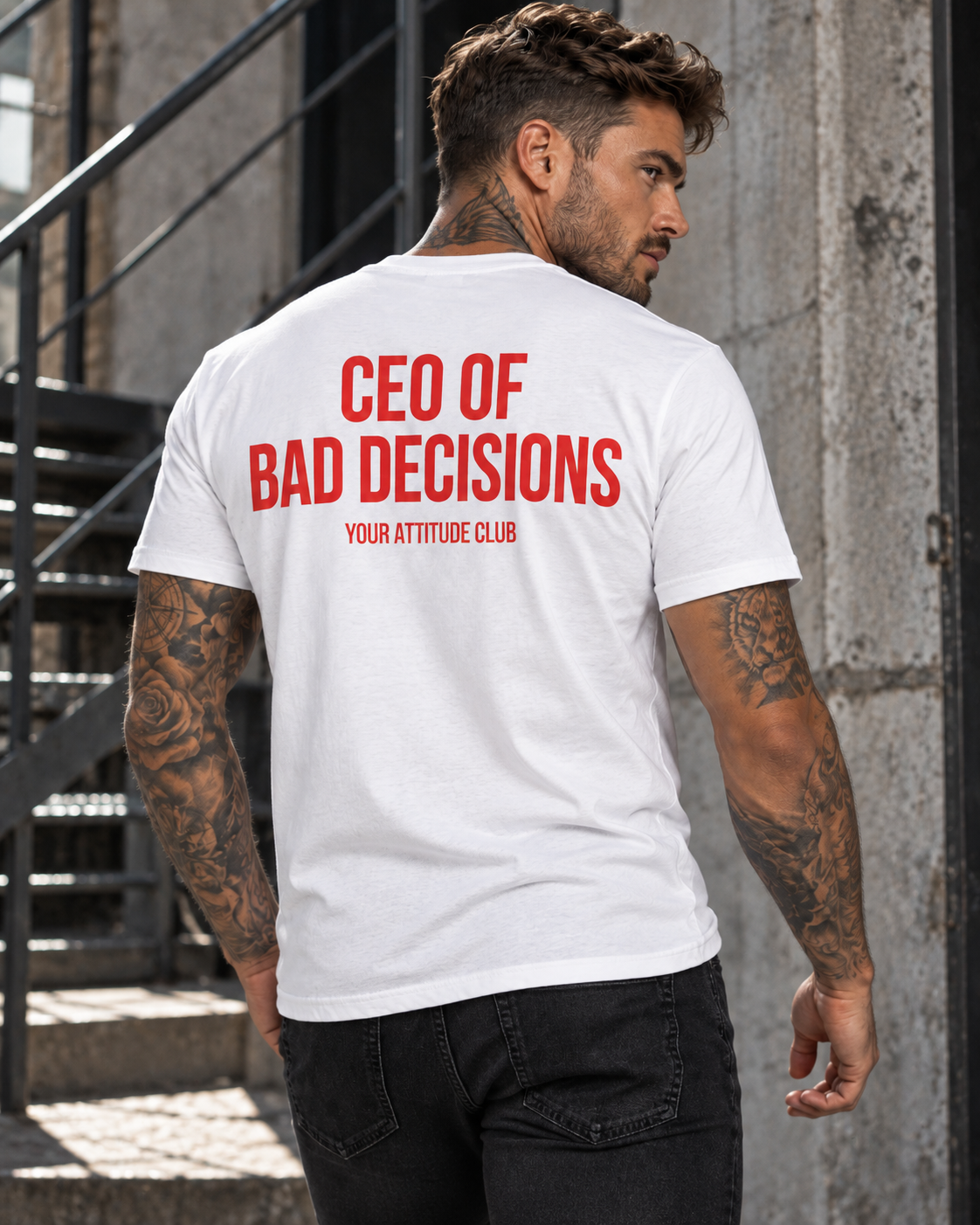 CEO OF BAD DECISIONS – Unisex Statement T-Shirt Weiß mit rotem Backprint | freches sarkastisches Sprüche Shirt für Erwachsene