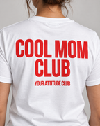 COOL MOM CLUB – Unisex Statement T-Shirt Weiß mit rotem Backprint | freches Mama Sprüche Shirt für Erwachsene