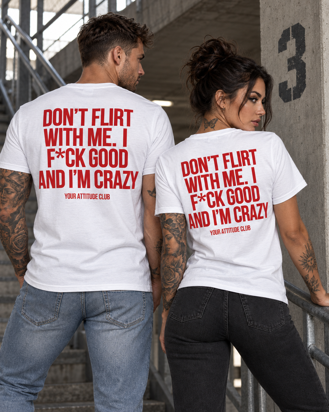 DON’T FLIRT WITH ME. I F*CK GOOD AND I’M CRAZY – Unisex Statement T-Shirt Weiß mit rotem Backprint | freches provokantes Sprüche Shirt