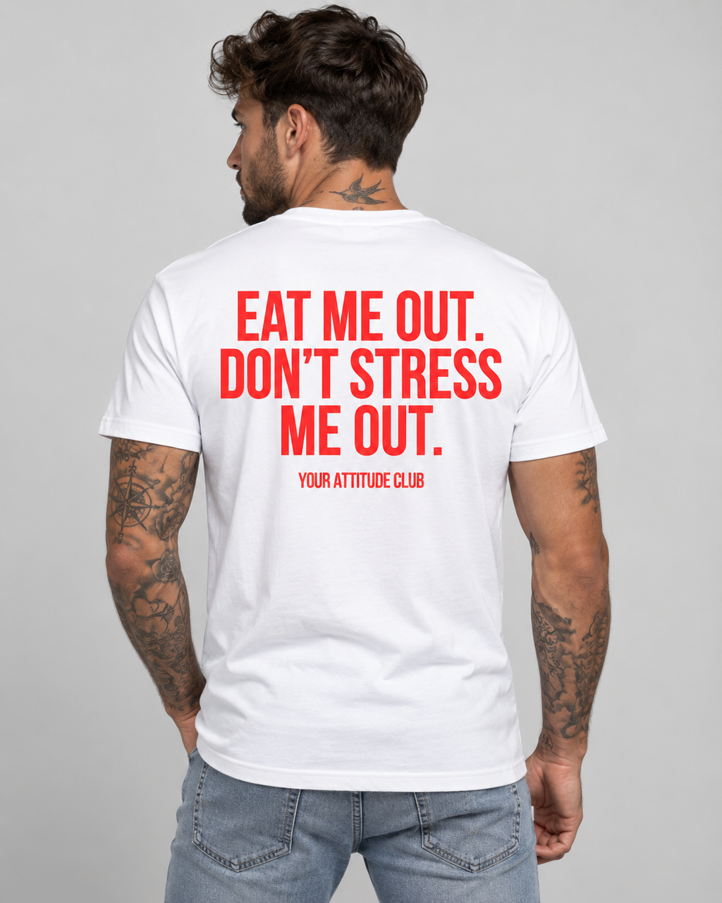 EAT ME OUT. DON’T STRESS ME OUT. – Unisex Statement T-Shirt Weiß mit rotem Backprint | freches Sprüche Shirt