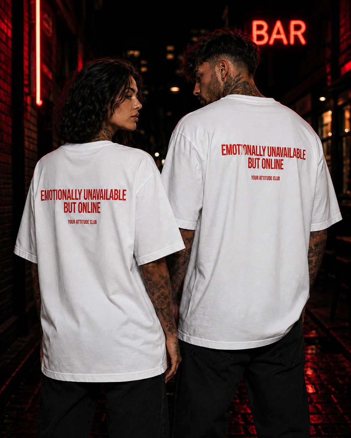 EMOTIONALLY UNAVAILABLE BUT ONLINE – schwarzes Unisex Oversize Shirt mit weißem Backprint, Dating Humor T-Shirt, freches Streetwear Geschenk