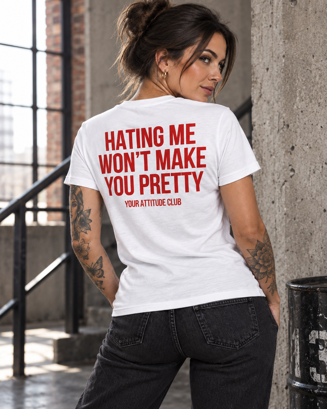 HATING ME WON’T MAKE YOU PRETTY – Unisex Statement T-Shirt Weiß mit rotem Backprint | freches Sprüche Shirt