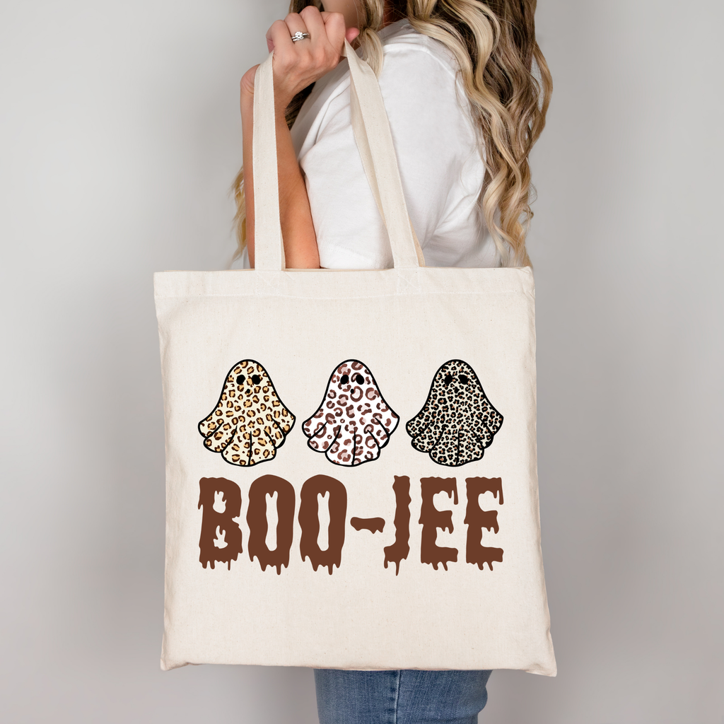 BOO-JEE Halloween Tasche Beige – Geister Baumwollbeutel, spooky Tote Bag, Leo Ghost Print, DTG Druck, A4 & A3 Bügelbild für Shirt, Kissen & mehr