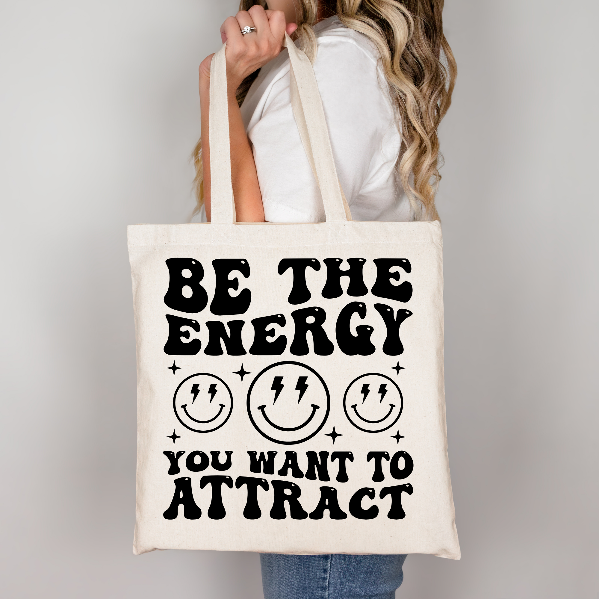 Be The Energy You Want To Attract Tote Bag Baumwolltasche 38x42cm Rosa Beige | Motivations Spruch Tasche DTG Druck | Bügelbild Upcycling Geschenkidee