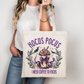 Hocus Pocus I Need Coffee to Focus Tasche beige – Halloween Beutel Baumwolle, Witchy Coffee Lover Geschenk, Aufbügler Motiv A4 A3 für Shirt, Kissen, DTG Druck