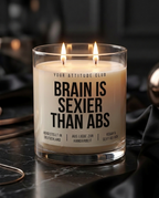 Brain Is Sexier Than Abs | Große Sojawachs Kerze vegan handgemacht Geschenk für Booklover Smart Girl Attitude Duftkerze