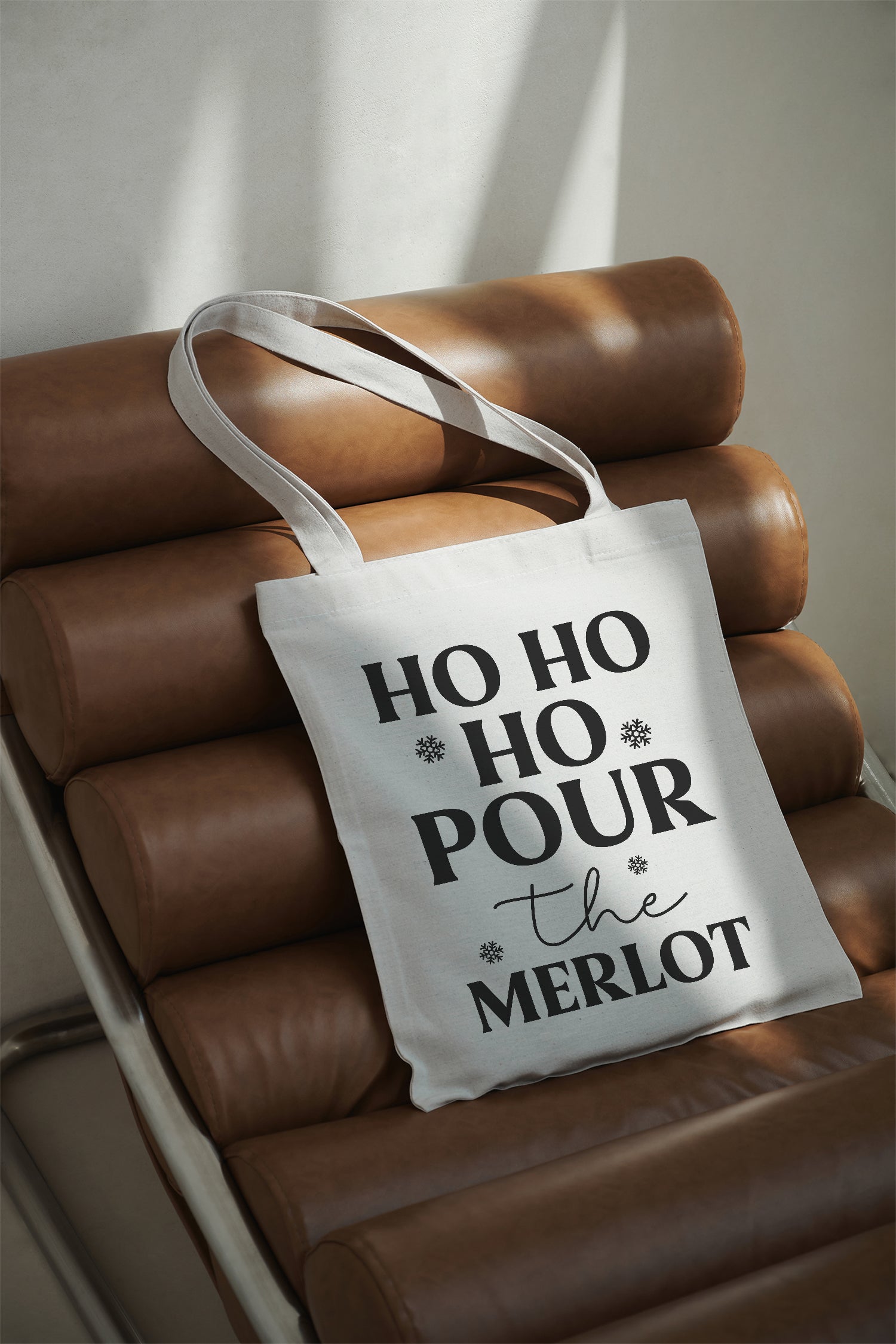 Ho Ho Ho Pour the Merlot Baumwolltasche Weihnachts Stoffbeutel lustig Geschenkidee Shopper nachhaltig 38x42 cm Spruchtasche Weinliebhaber