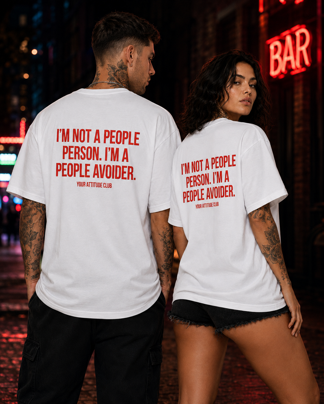 I’M NOT A PEOPLE PERSON. I’M A PEOPLE AVOIDER. – weißes Oversize Unisex Shirt, roter Backprint, lustiges Spruchshirt, Anti Social Shirt, Geschenk