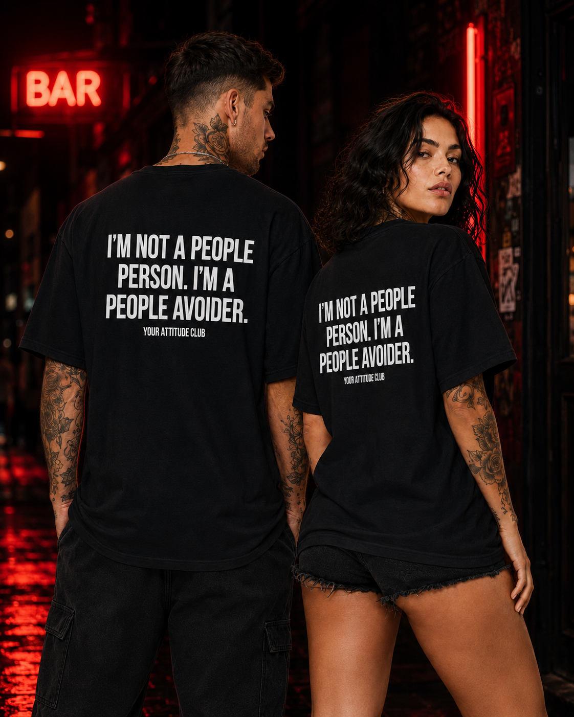 I’M NOT A PEOPLE PERSON. I’M A PEOPLE AVOIDER. – weißes Oversize Unisex Shirt, roter Backprint, lustiges Spruchshirt, Anti Social Shirt, Geschenk