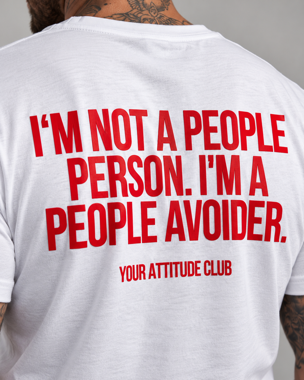 I'M NOT A PEOPLE PERSON. I'M A PEOPLE AVOIDER. – Unisex Statement T-Shirt Weiß mit rotem Backprint | freches Introvert Shirt