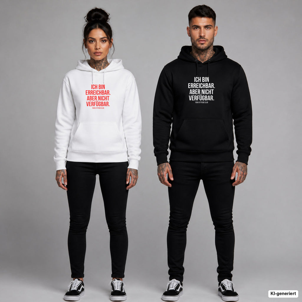 Ich bin erreichbar. Aber nicht verfügbar – Hoodie mit Frontprint, Frau in Weiß mit rotem und Mann in Schwarz mit weißem Aufdruck
