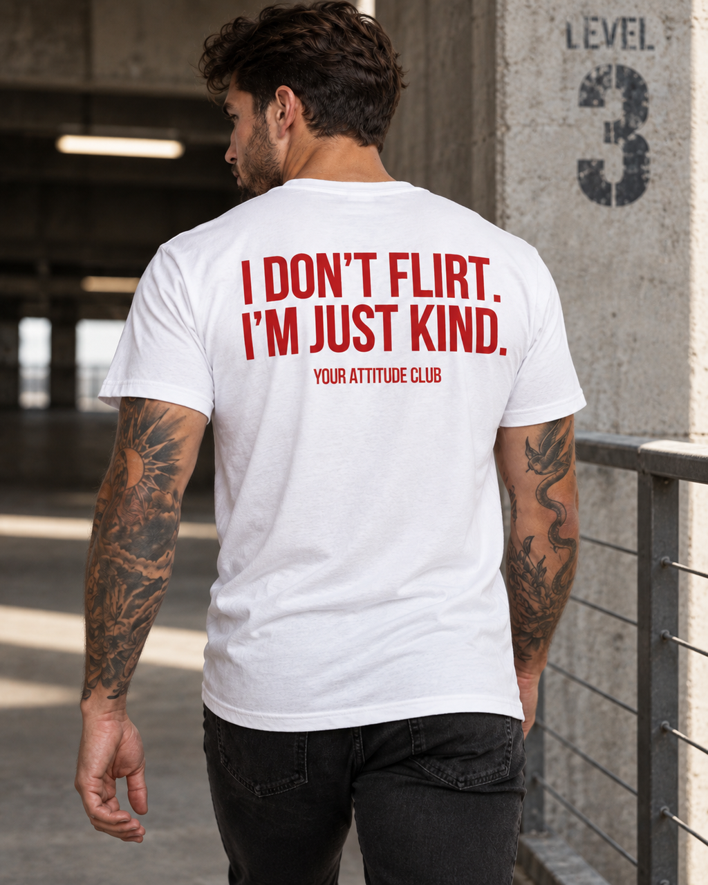 I DON’T FLIRT. I’M JUST KIND. – Unisex Statement T-Shirt Weiß mit rotem Backprint | freches Sprüche Shirt