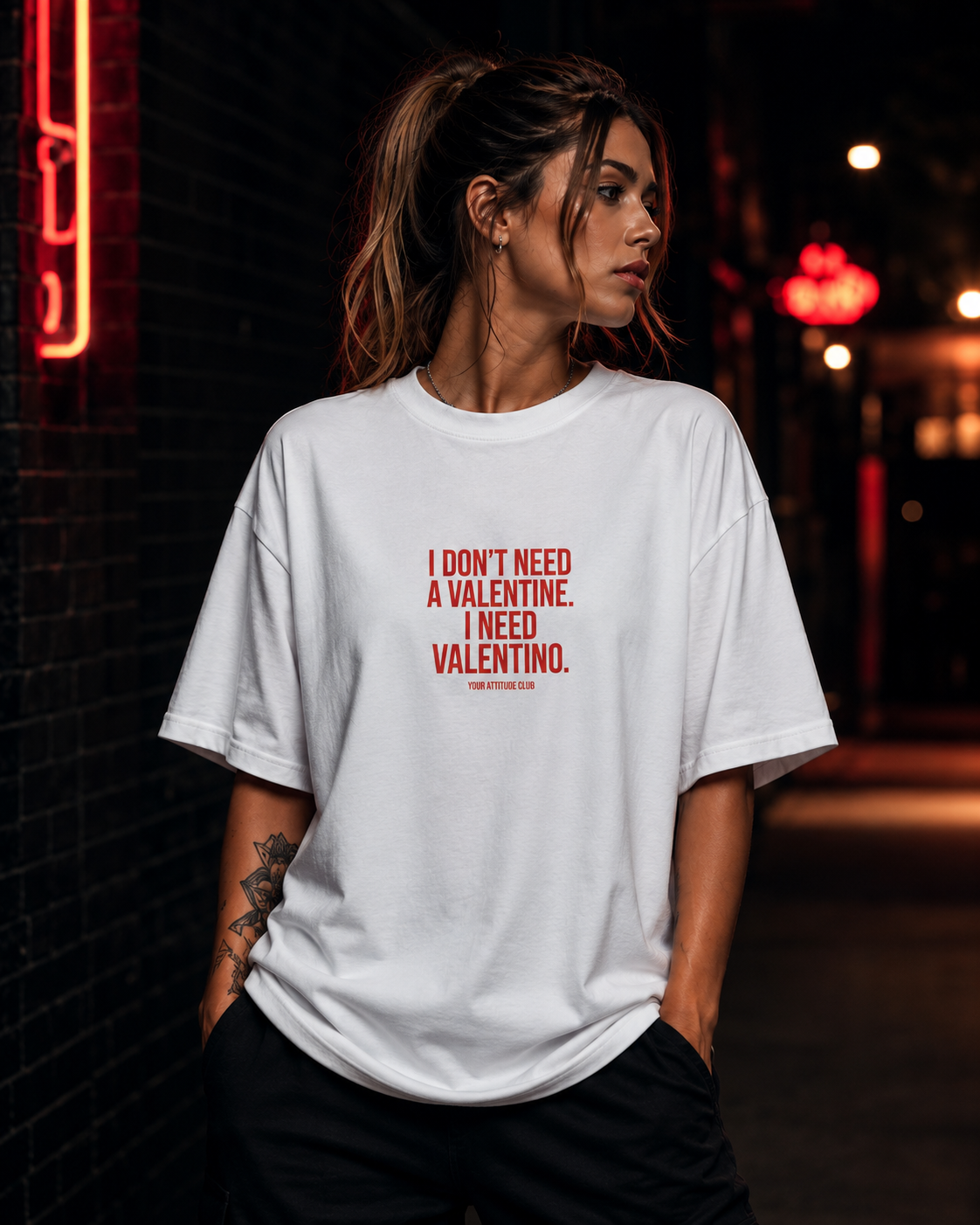 I DON’T NEED A VALENTINE. I NEED VALENTINO. | Oversize Shirt Unisex mit Frontprint, Statement Shirt aus Bio-Baumwolle