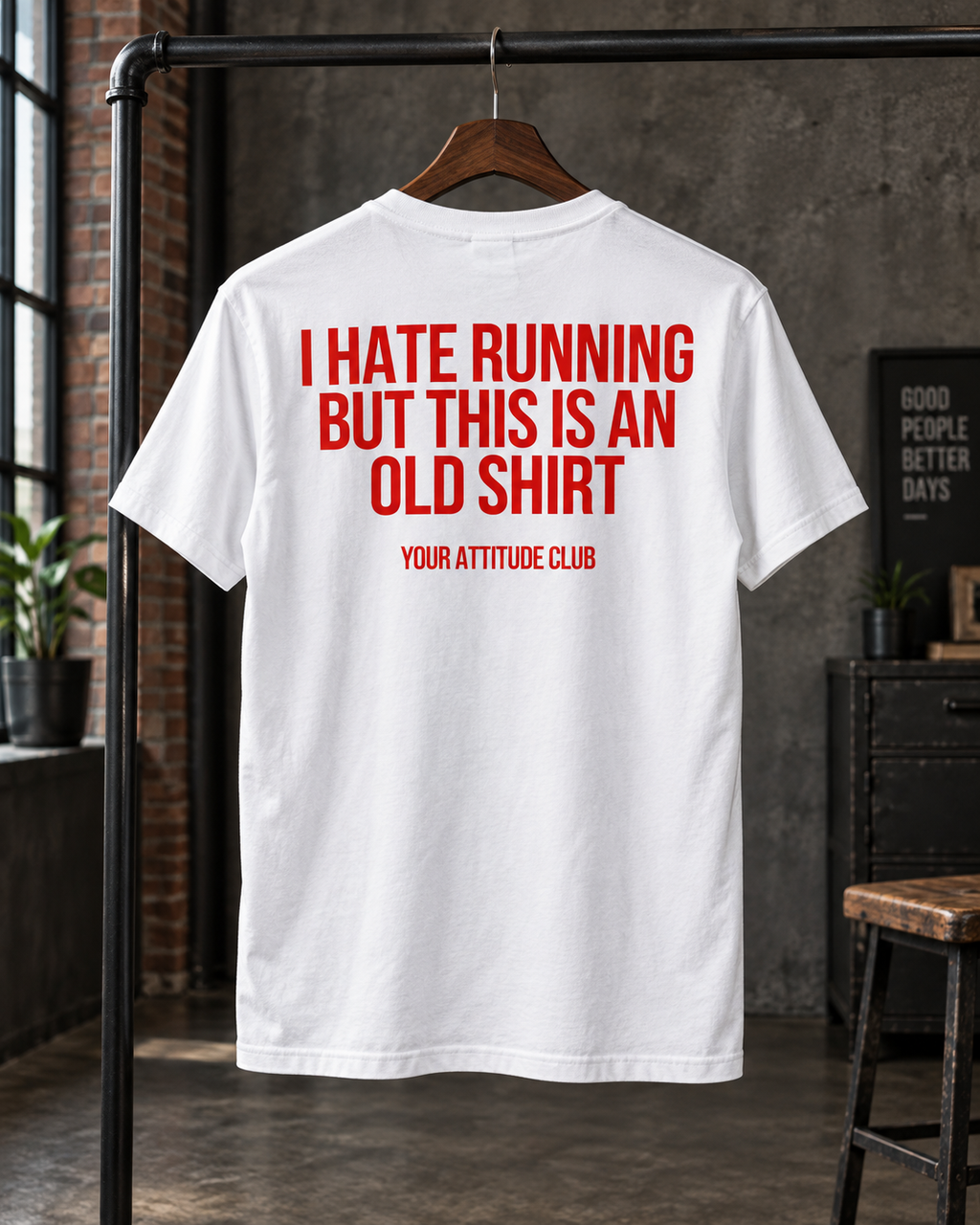 I HATE RUNNING BUT THIS IS AN OLD SHIRT – Unisex Statement T-Shirt Weiß mit rotem Backprint | lustiges Sprüche Shirt