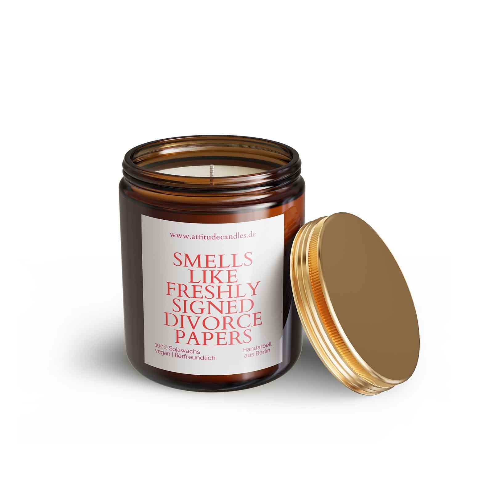 Smells like freshly signed divorce papers | Your Attitude Club Geschenke für Mann & Frau | Geburtstag | Einzug | Umzug | Partner - Perfekt als Geschenk für jeden Anlass