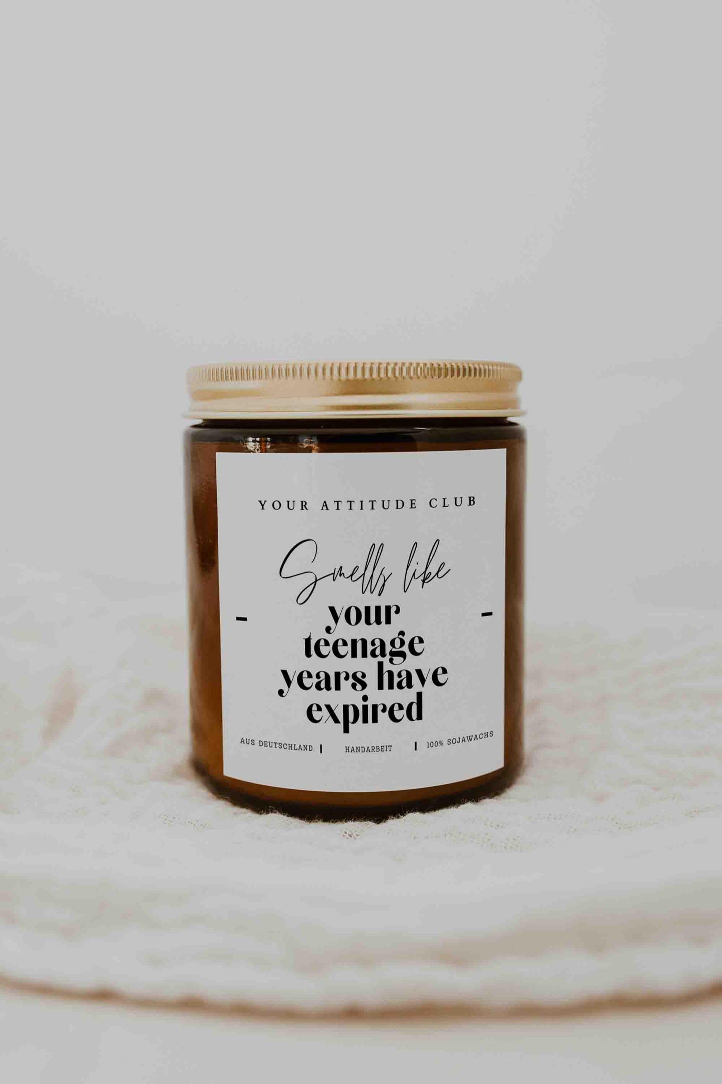 Geschenk Kerze von Your Attitude Club. Perfekt für Freunde, Familie, Kollegen und Partner.