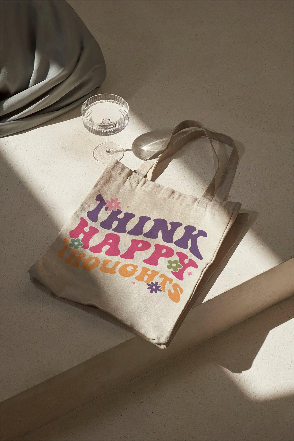 Think Happy Thoughts Baumwolltasche Stoffbeutel nachhaltig Retro Spruchtasche bunt 38x42 cm Shopper Geschenkidee Frauen individuell bedruckt