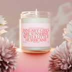 January Girls Are Sunshine With a Little Hurricane – Geburtstagskerze personalisiert, Geschenkidee Frau Januar, Duftkerze 120ml, Etikettfarb