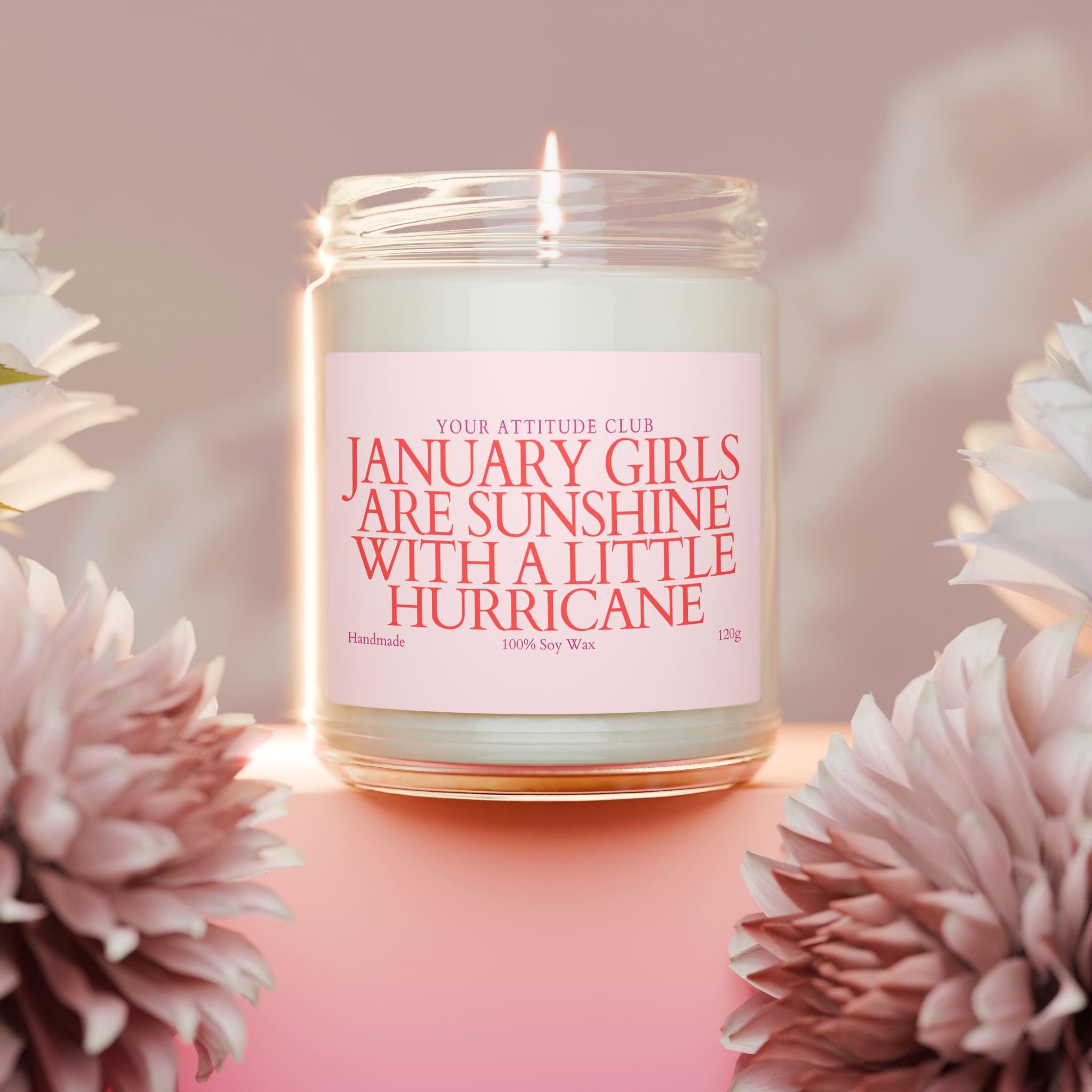 January Girls Are Sunshine With a Little Hurricane – Geburtstagskerze personalisiert, Geschenkidee Frau Januar, Duftkerze 120ml, Etikettfarb