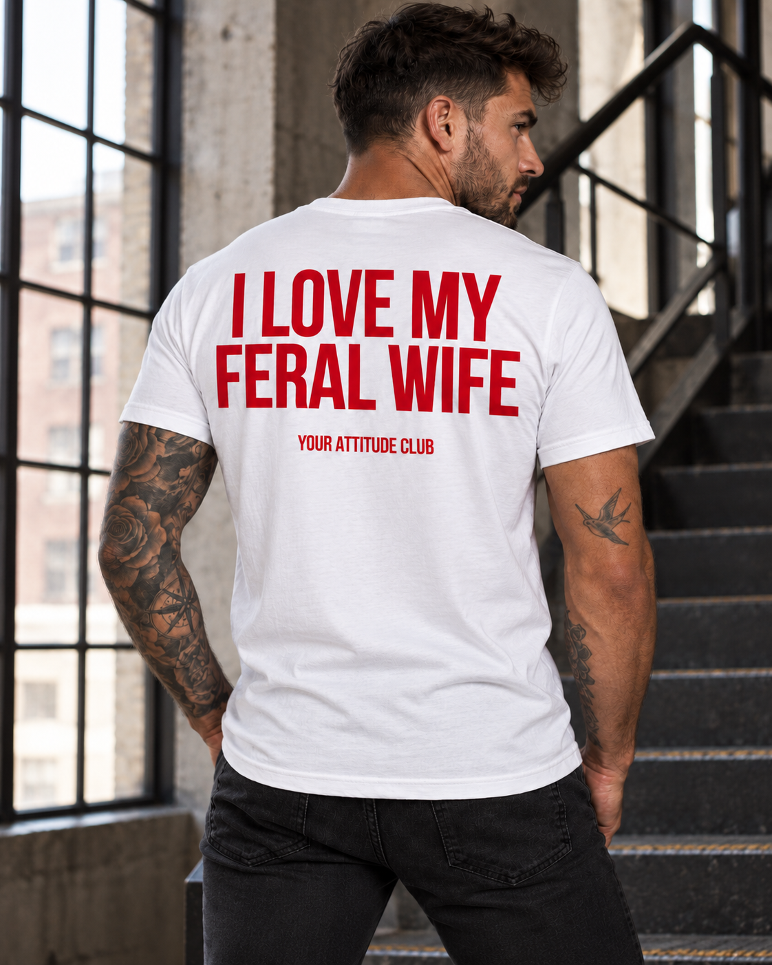 I LOVE MY FERAL WIFE – Unisex Statement T-Shirt Weiß mit rotem Backprint | freches Ehefrau Sprüche Shirt