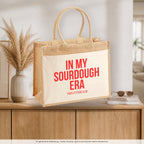 In my sourdough era – Jutetasche mit Spruch, auf dem Sideboard im Flur