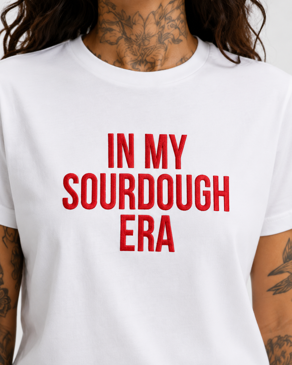 IN MY SOURDOUGH ERA – besticktes Damen Shirt, lustiges Statement T-Shirt, Geschenk für Bäckerin, Sauerteig-Fan, Bio-Baumwolle, Weiß oder Schwarz