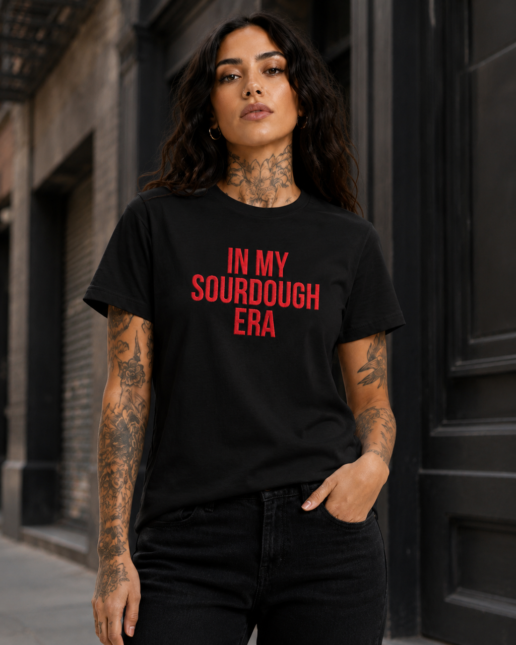 IN MY SOURDOUGH ERA – besticktes Damen Shirt, lustiges Statement T-Shirt, Geschenk für Bäckerin, Sauerteig-Fan, Bio-Baumwolle, Weiß oder Schwarz