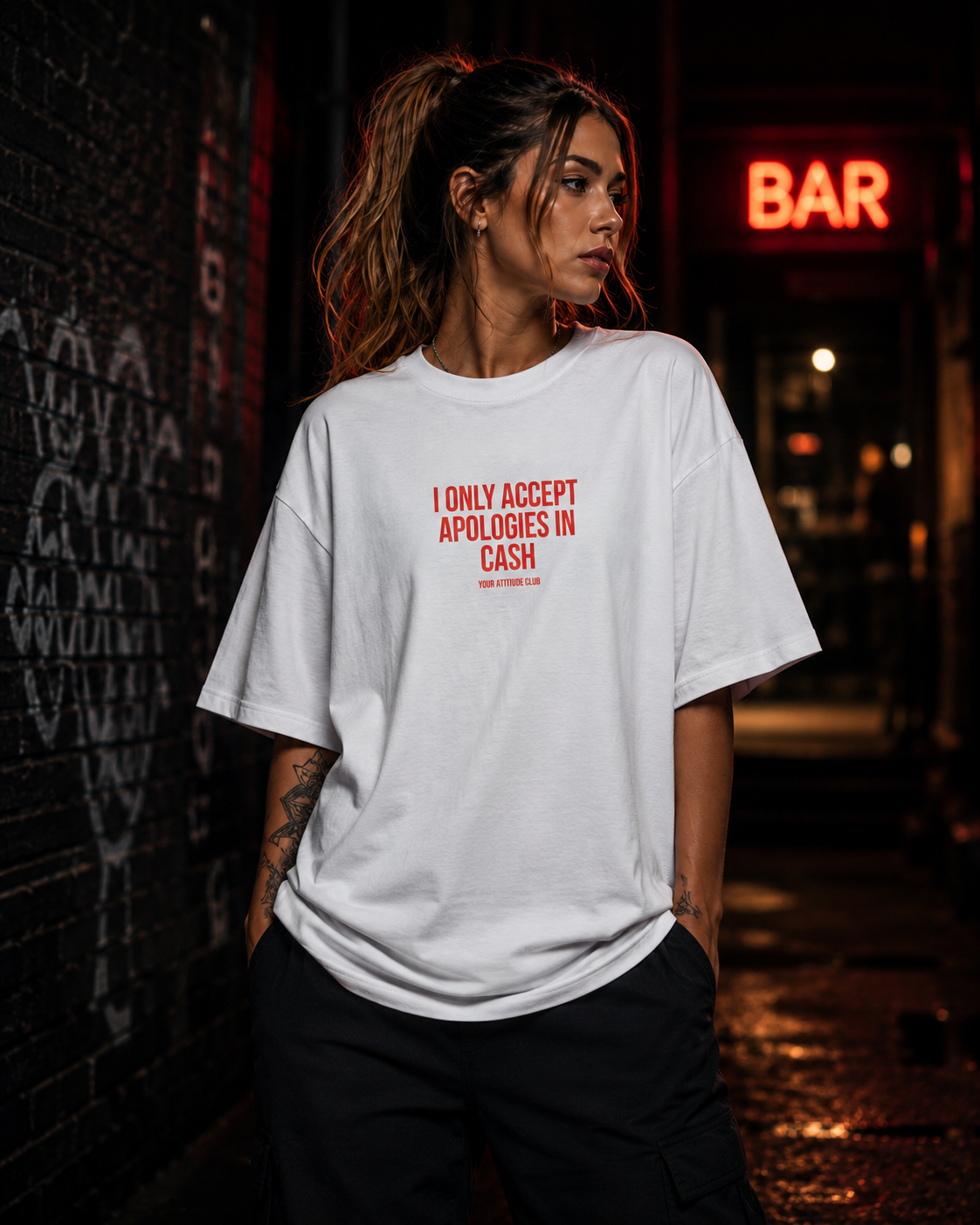 I ONLY ACCEPT APOLOGIES IN CASH | Oversize Shirt Unisex mit Frontprint, Statement Shirt aus Bio-Baumwolle