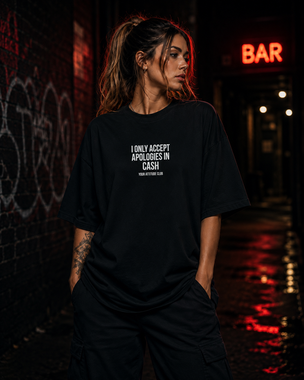 I ONLY ACCEPT APOLOGIES IN CASH | Oversize Shirt Unisex mit Frontprint, Statement Shirt aus Bio-Baumwolle