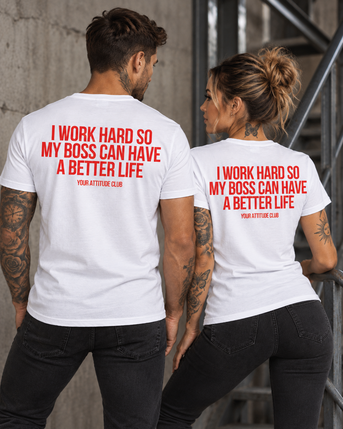 I WORK HARD SO MY BOSS CAN HAVE A BETTER LIFE – Unisex Statement T-Shirt Weiß mit rotem Backprint | sarkastisches Büro Shirt