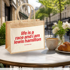 Life is a race and i am lewis hamilton – Jutetasche mit Spruch, im Café