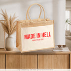 Made in hell – Jutetasche mit Spruch, auf dem Sideboard im Flur