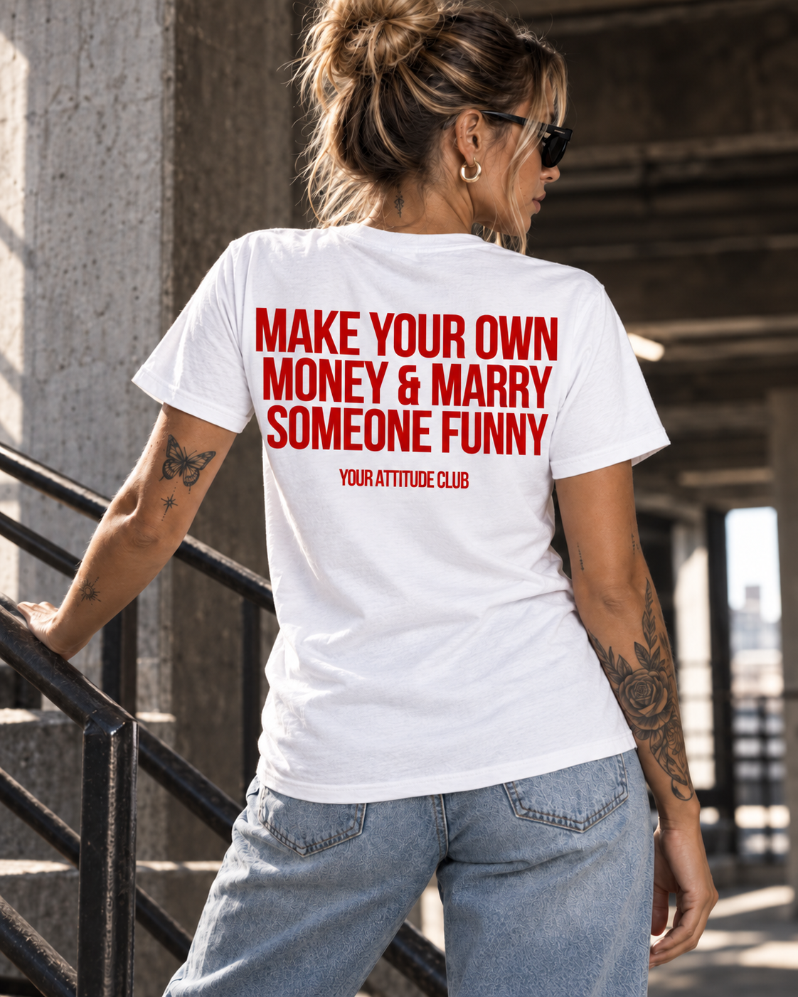 MAKE YOUR OWN MONEY & MARRY SOMEONE FUNNY – Unisex Statement T-Shirt Weiß mit rotem Backprint | freches Sprüche Shirt