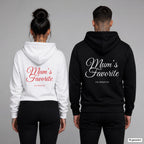 Mum’s Favorite – Hoodie mit Backprint, Frau in Weiß mit rotem und Mann in Schwarz mit weißem Aufdruck