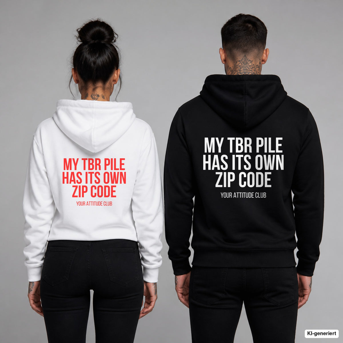 My TBR pile has its own zip code – Hoodie mit Backprint, Frau in Weiß mit rotem und Mann in Schwarz mit weißem Aufdruck