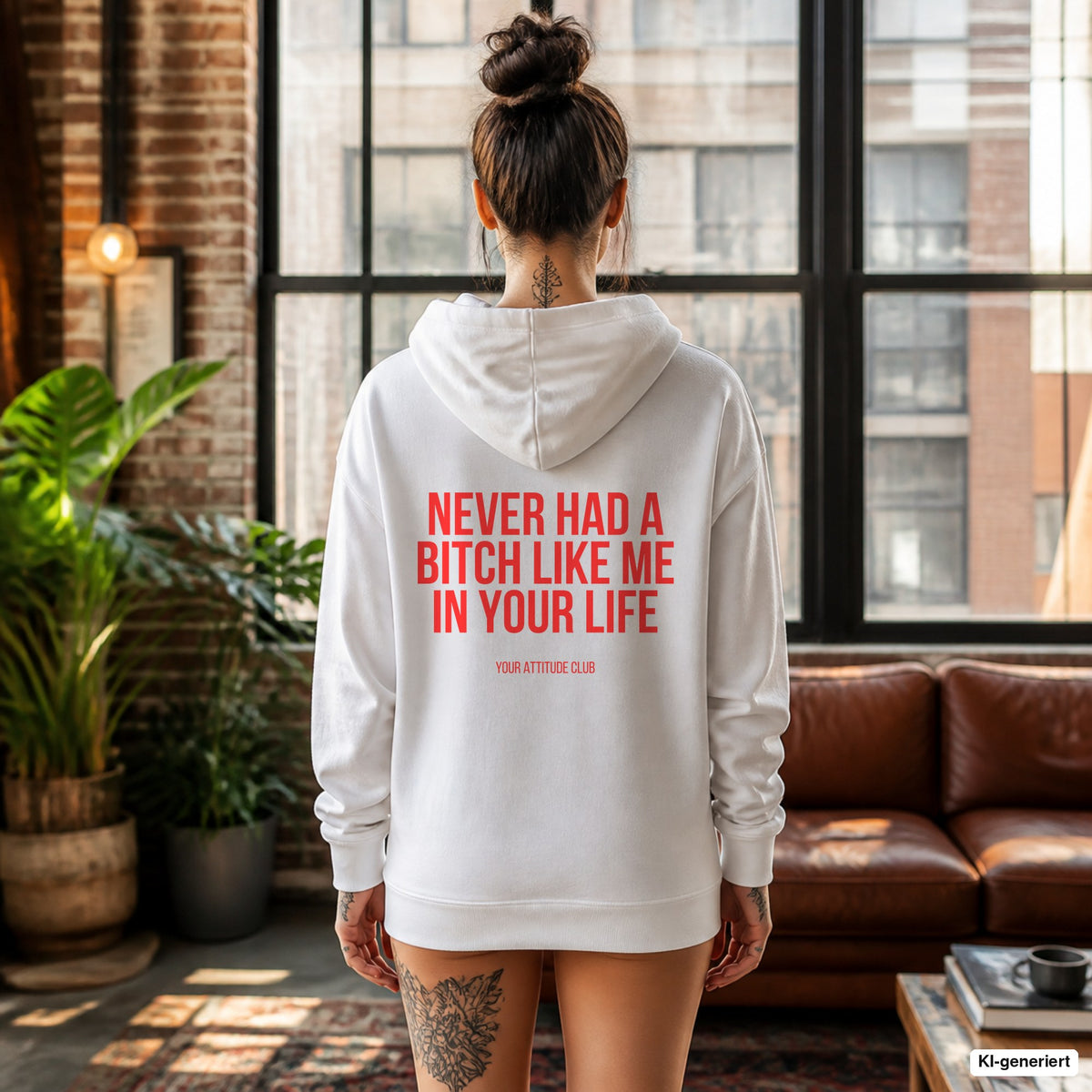Never had a bitch like me in your life – weißer Hoodie mit rotem Backprint, Damen im Loft