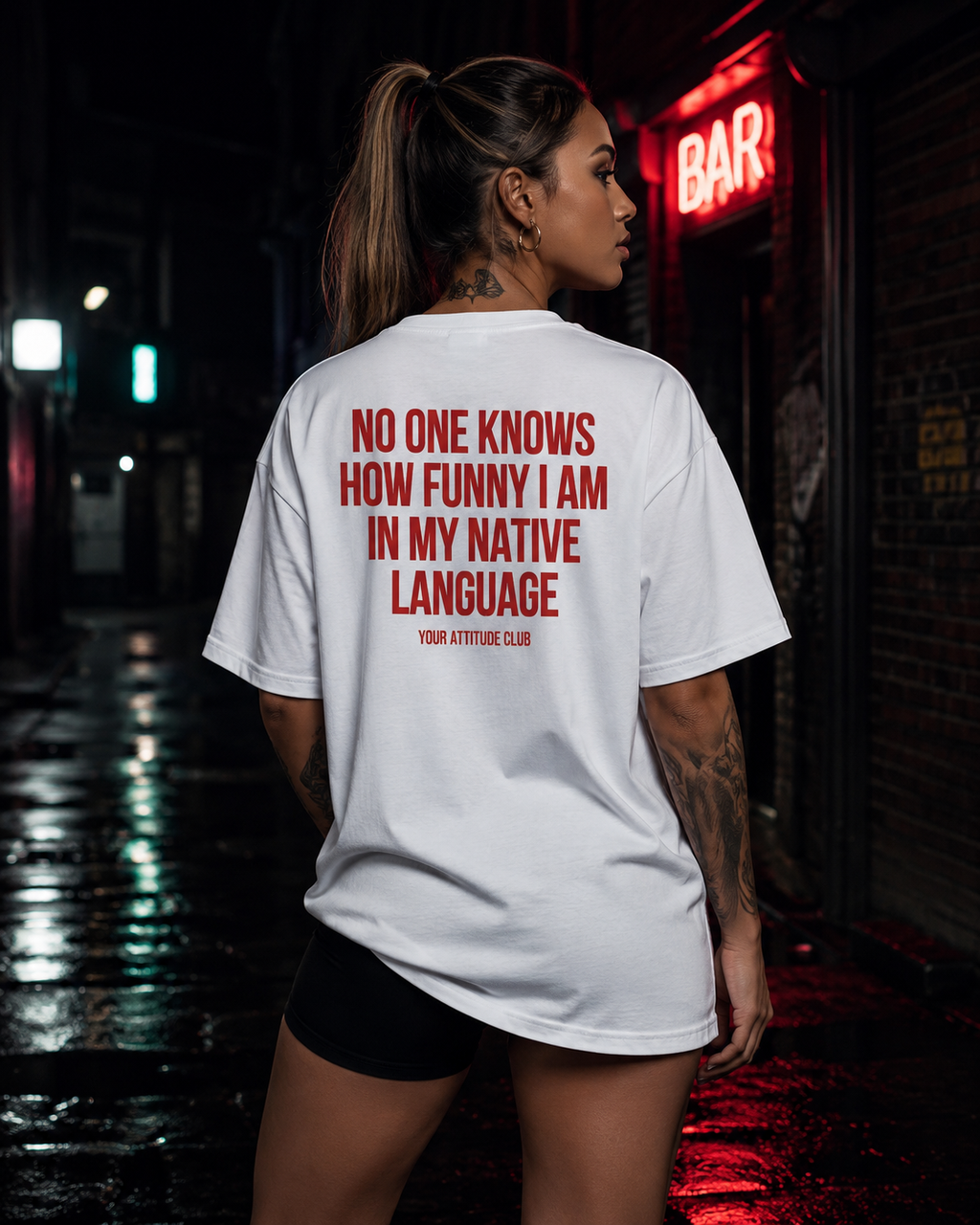 NO ONE KNOWS HOW FUNNY I AM IN MY NATIVE LANGUAGE | Oversize Shirt Unisex mit Backprint, Statement Shirt aus Bio-Baumwolle