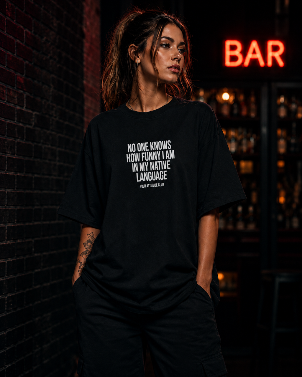 NO ONE KNOWS HOW FUNNY I AM IN MY NATIVE LANGUAGE | Oversize Shirt Unisex mit Frontprint, Statement Shirt aus Bio-Baumwolle