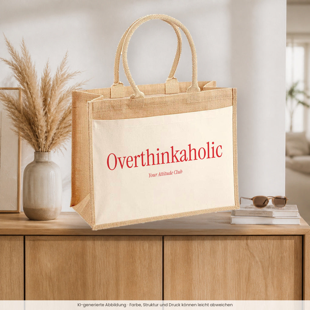 Overthinkaholic – Jutetasche mit Spruch, auf dem Sideboard im Flur