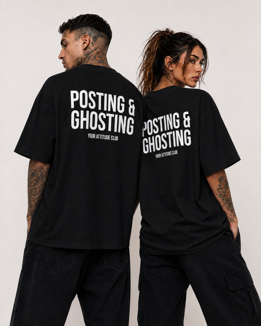 POSTING & GHOSTING – Unisex Oversize T-Shirt mit Backprint, lustiges Statement Shirt, moderne Streetwear, Geschenk für Frauen und Männer