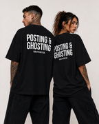 POSTING & GHOSTING – Unisex Oversize T-Shirt mit Backprint, lustiges Statement Shirt, moderne Streetwear, Geschenk für Frauen und Männer
